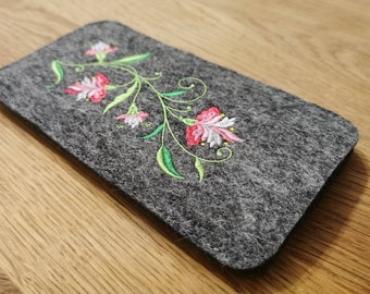 Étui pour téléphone portable en feutre avec broderie élaborée