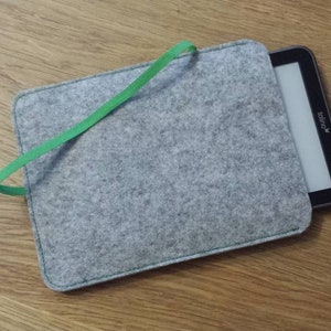 Tablet sleeve case bag made of wool felt with elastic band image 2