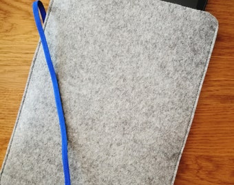 Tablet case made of felt with elastic band