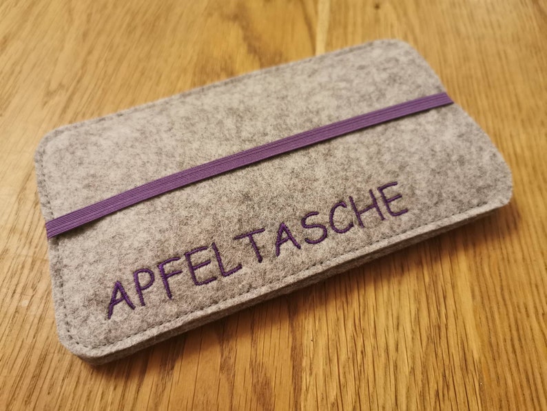 Mobile phone case made of wool felt with lettering of your choice image 1