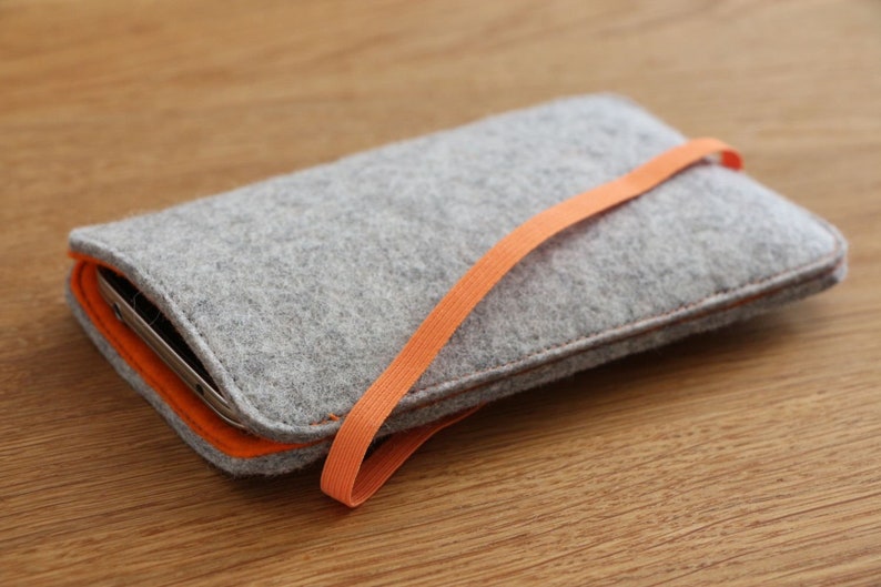 Mobile phone bag made of wool felt with elastic band image 2
