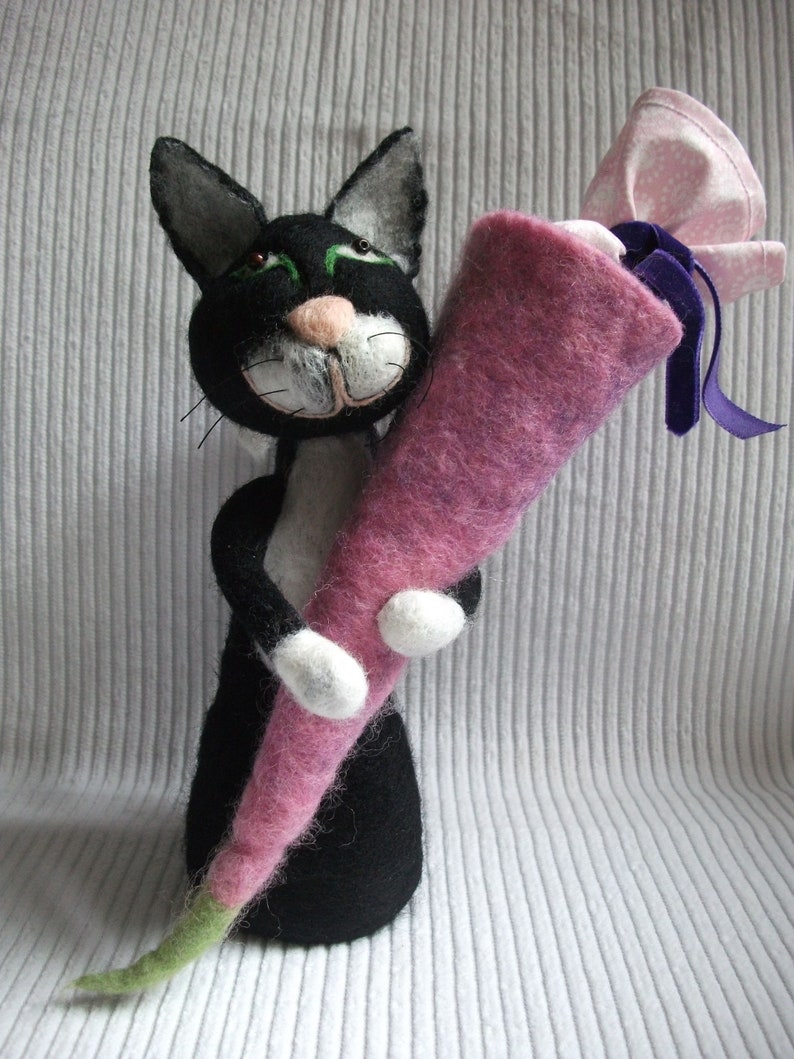 Little cat comes to school Felt gift for the start of school Rosa