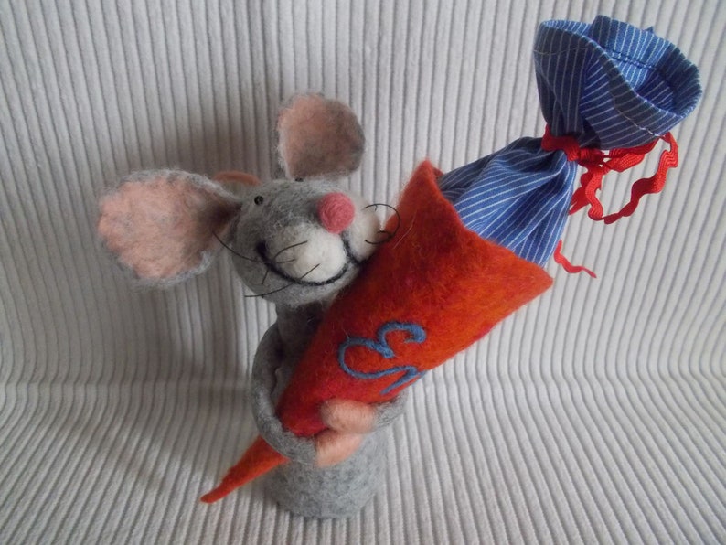 Mouse comes to school Gift made of felt at the beginning of school Decoration image 6