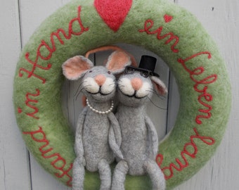 Door wreath made of felt with a pair of mice for the wedding anniversary