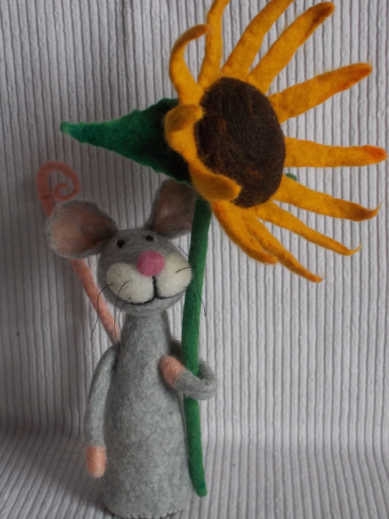 Little mouse with sunflower made of felt for his birthday image 1