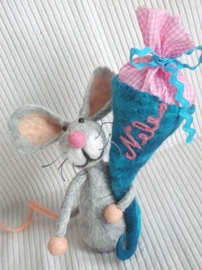 Mouse comes to school Gift made of felt at the beginning of school Decoration image 3