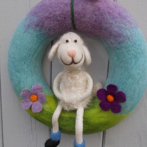 Hand-felted door wreath Sheep in Spring made of felt Weiss
