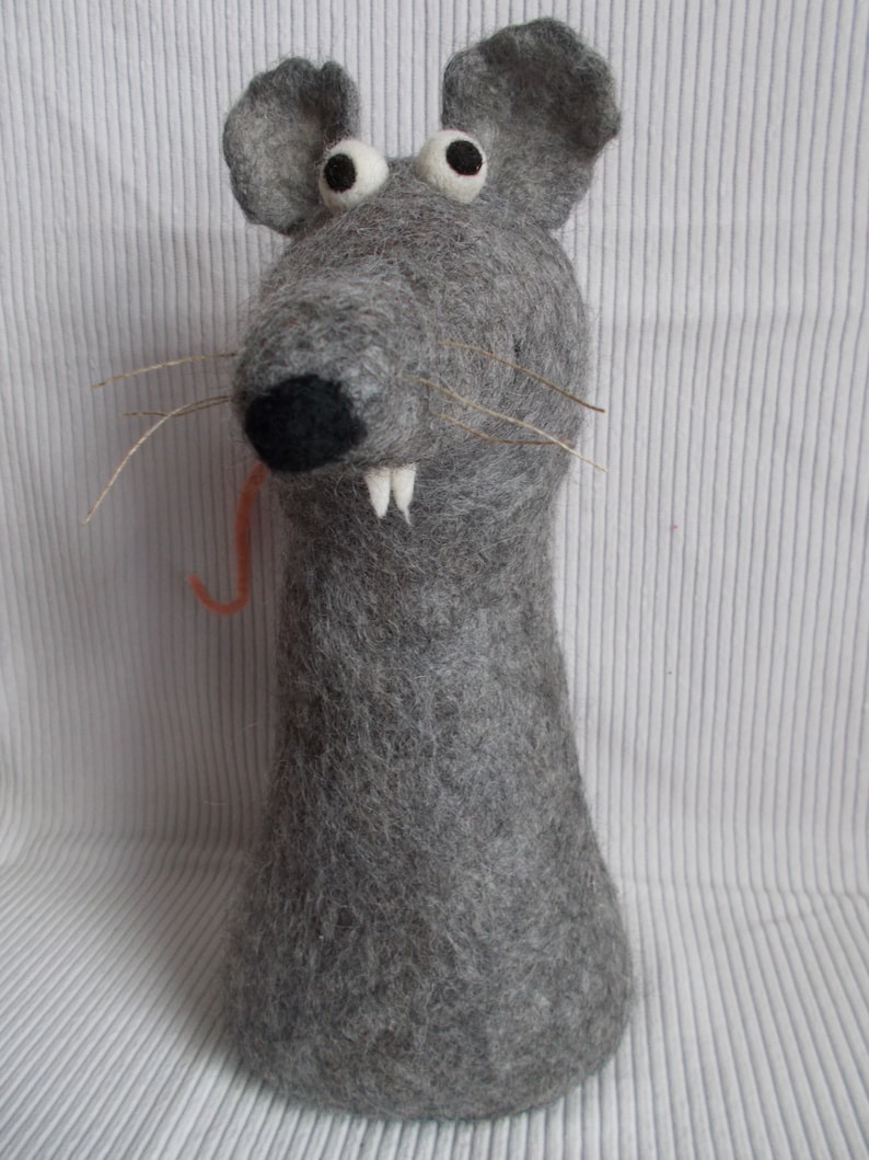 Door stop rat made of felt decoration image 3