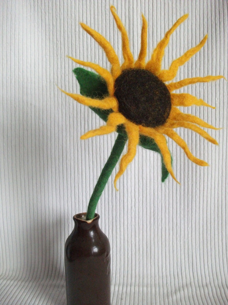 handgefilzte Sonnenblume aus Filz Bild 1