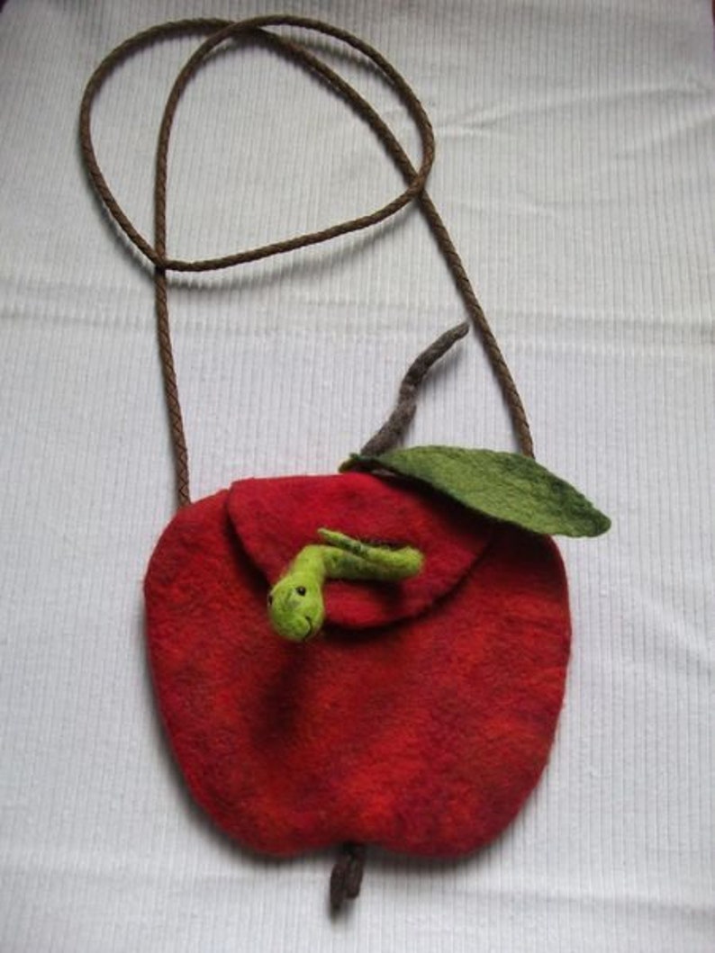 Felted apple bag to hang around your neck image 2