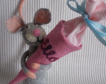 Mouse comes to school Gift made of felt at the beginning of school Decoration