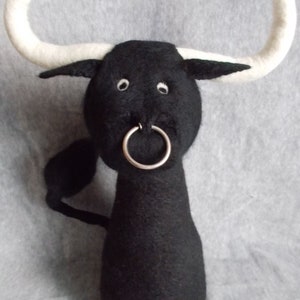 Door stopper Spanish bull made of felt decoration hand-felted image 2