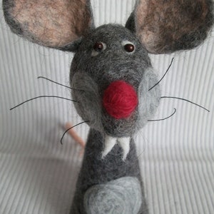 Egg warmer rat made of felt image 3