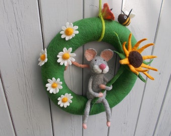 felted door wreath "mouse with sunflower" with daisy and bee