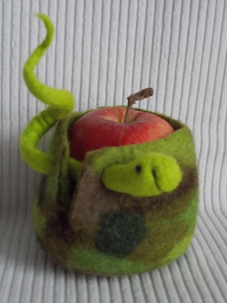 Gift for the start of school: apple bag made of felt with name, gift for teachers and educators Camouflage