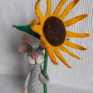 Little mouse with sunflower made of felt for his birthday image 2