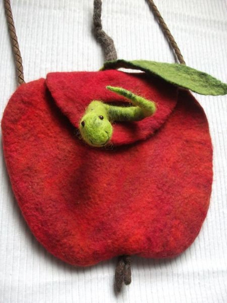 Felted apple bag to hang around your neck groß ca. 24 cm cm