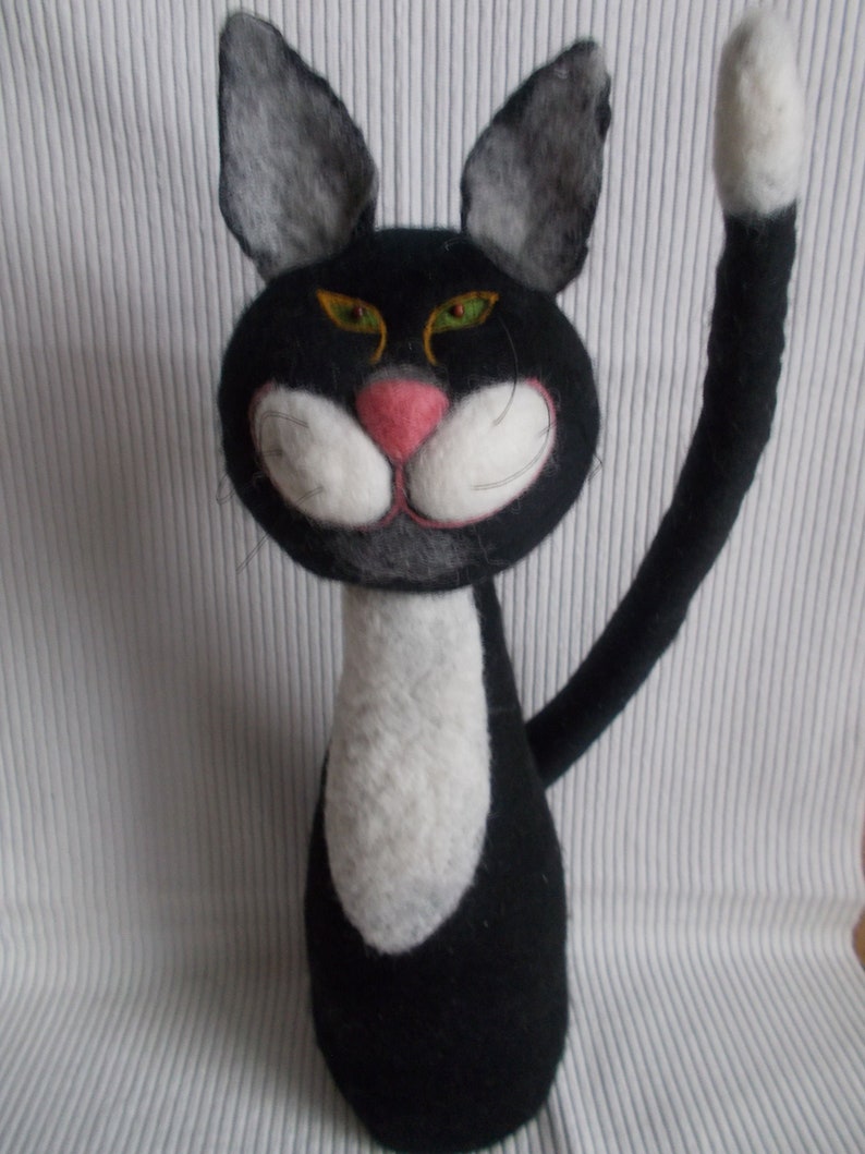 Schwarzer Kater, schwarze Katze aus Filz, Türstopper Buchstütze Dekoration Bild 1