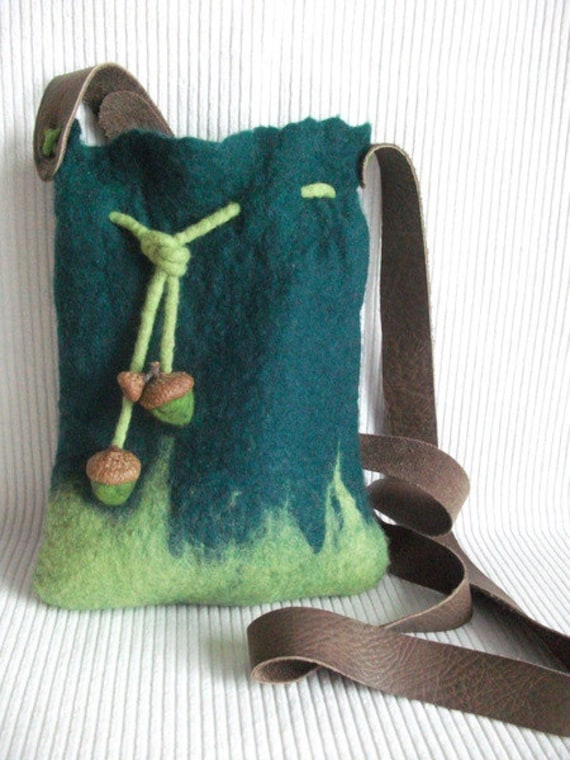 Hand felted Acorn Wool Bags Hand felted Acorn Wool Bags