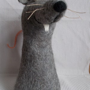 Door stop rat made of felt decoration image 1