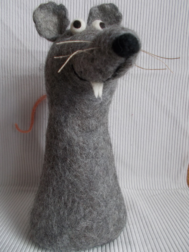 Door stop rat made of felt decoration image 1