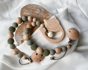 Individuelle Wagenkette aus Naturholz | Mit Häkelperlen | Wunschfigur und Farbe wählbar | Boho-Stil | Erstausstattung | Geschenk zur Geburt