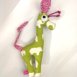 Rassel-Giraffe elefantengrün/beere Bild 3