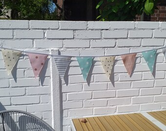 Pennant chain garland outdoor made of wax cloth