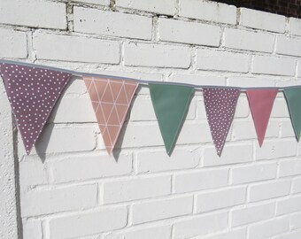 Pennant chain outdoor oilcloth