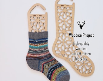 Bloqueurs de chaussettes en bois (paire) Aster géométrique - accessoires de tricot, cadeau pour tricoteuse, forme de chaussette en bois, chaussettes tricotées