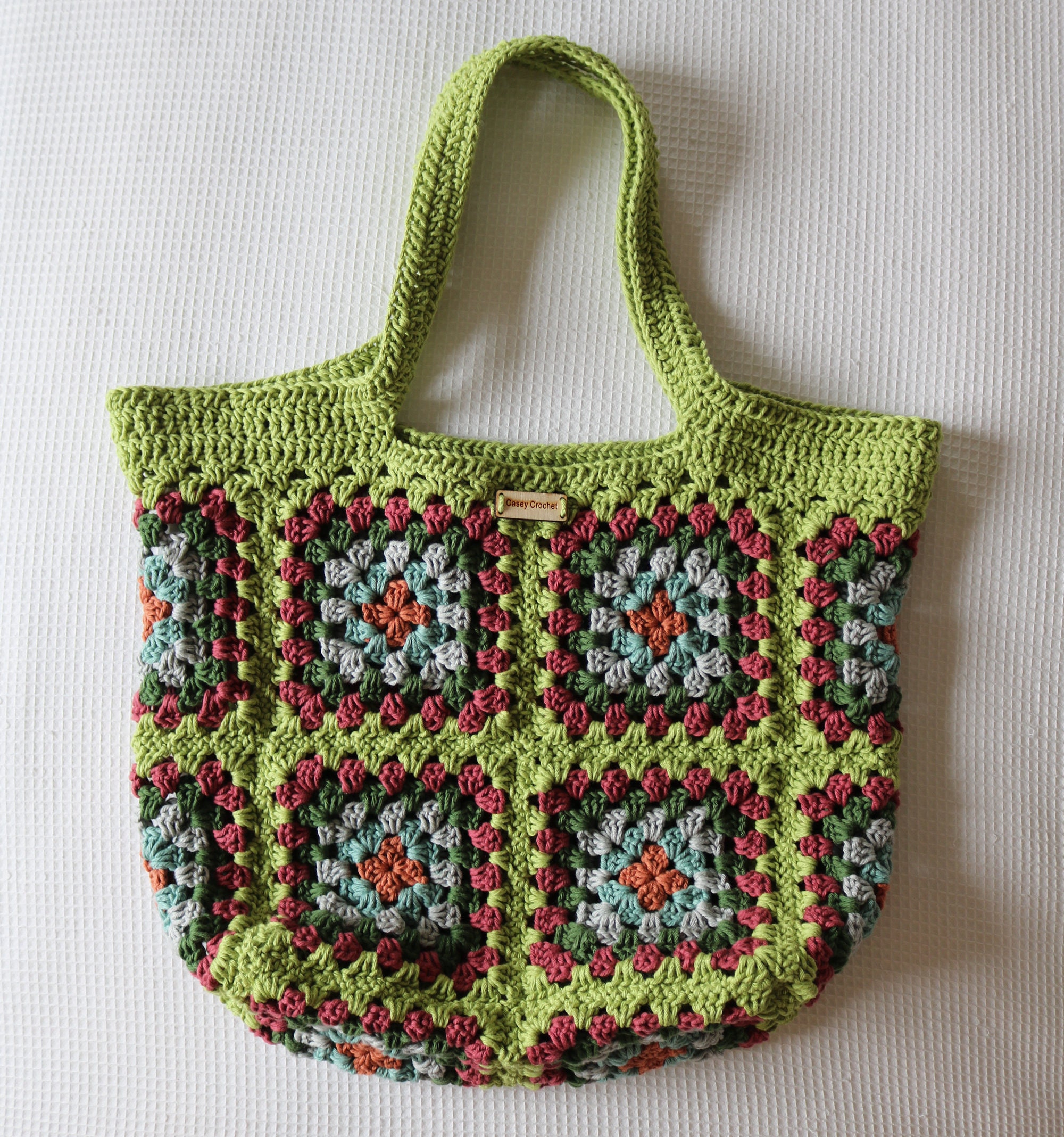 34 Fun Crochet Clover Patterns Perfect for St. Patrick’s Day 2 Crochet Pattern The Clover Granny Square Everyday Bag