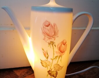 Table lamp old teapot roses