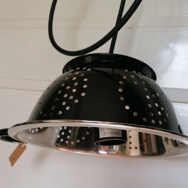 Kitchen lamp sieve black red