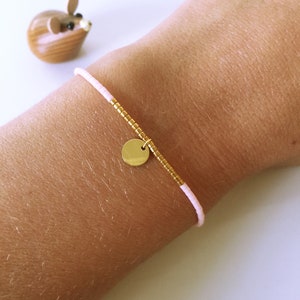 Perlenarmband Armband mit Anhänger Plättchen vergoldet Rosa zdjęcie 1