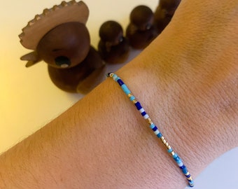 Bracelet de perles bracelet d'amitié bleu coloré doré fin filigrane minimaliste