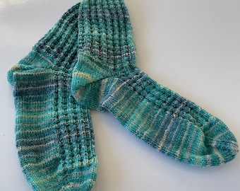 Hand-knitted men's socks with pattern (67/23), wool socks size 42 - 43