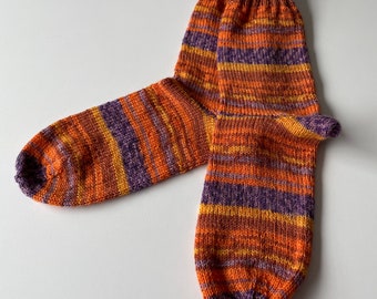 Hand knitted socks for women in 40/41 orange purple (37/23)
