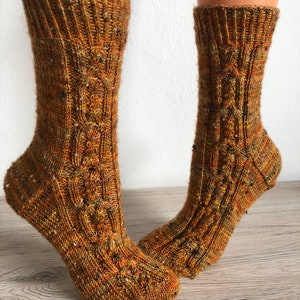 Unikatsocken DreiZweiEins nach einem Design von Regina Satta Bild 1