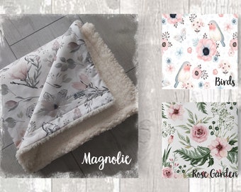 Babydecke Kuscheldecke Plüsch 60x90 cm Magnolie Blumen Rosen Vögel