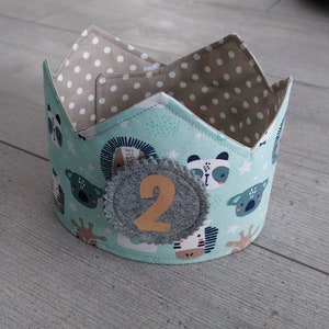 The everlasting birthday crown crown animals number