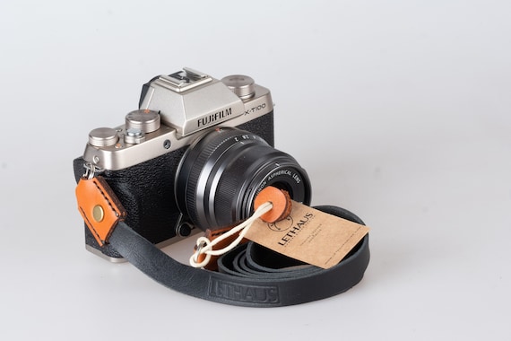 LEATHER CAMERA STRAP WITH HOOK LETHAUS CONIAC