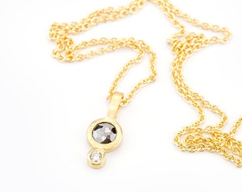 small chain pendant 18k gold with grey rosecut diamond