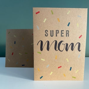 gevouwen kaart "super mom" met envelop