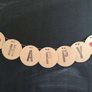 guirnalda de papel &quot;HAPPY&quot; o texto de deseo