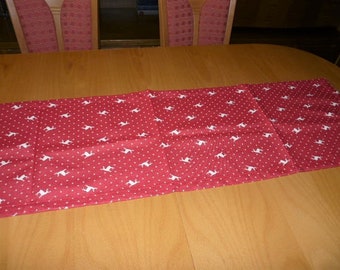 Table runner cotton red-white stars 132 cm x 38 cm