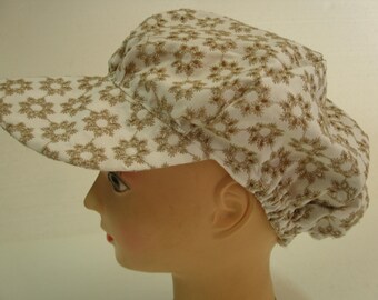 Sun hat with embroidered lace pattern flowers