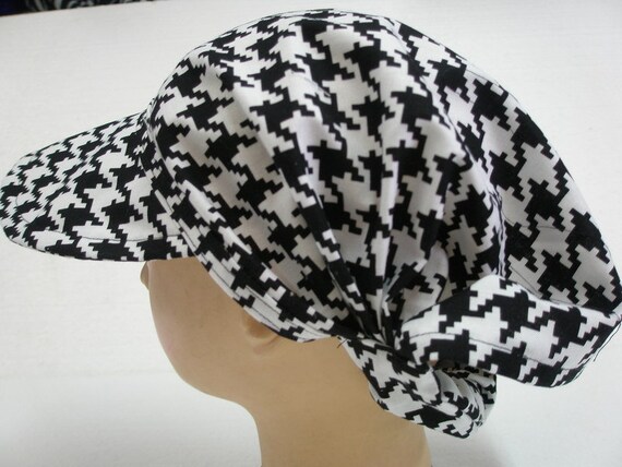 Hairband with shield houndstooth