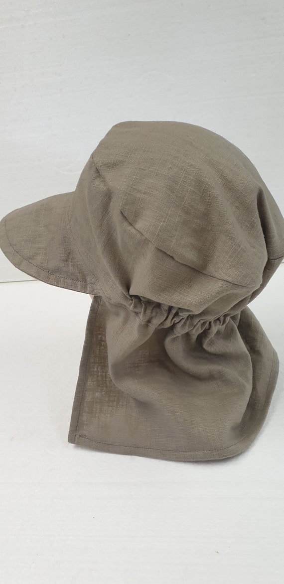Sun hat with neck protection in natural linen