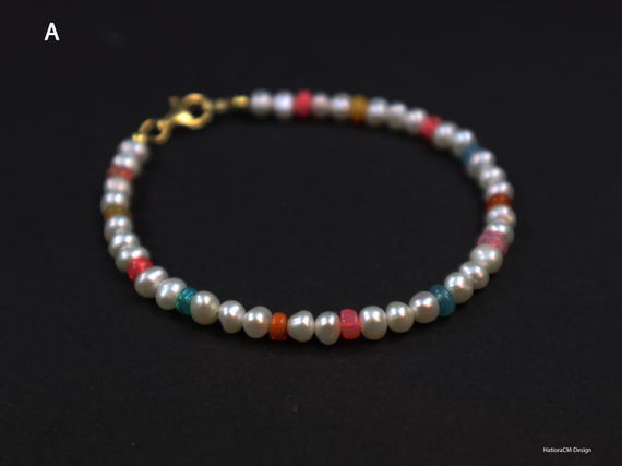 Pearl bracelet with Ethiopian Welo opals, gold-plated silver (925)