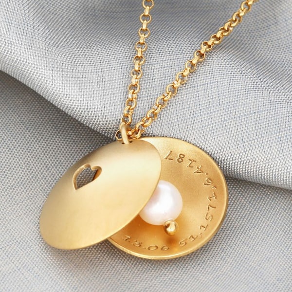 Medaillon vergoldet, Namenskette,Kette Gravur, Geschenk an Mutter, Schmuck zur Geburt, personalisierter 19mm Anhänger mit Perle gold